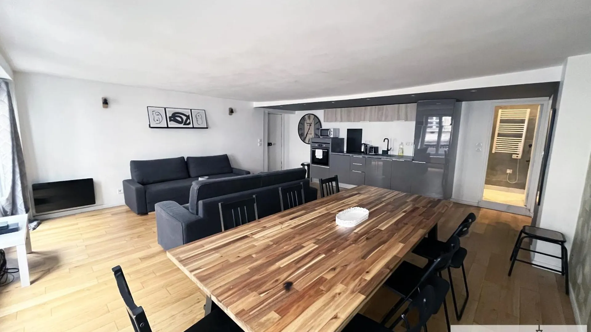 アパート Urban Flat 89 - Charming 3 Bedroom Flat In パリ